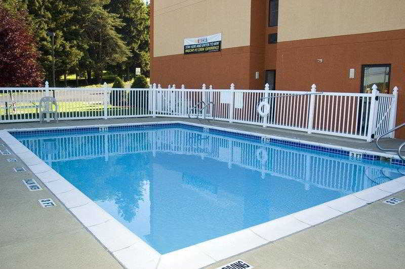 Best Western Plus Executive Inn St. Marys Съоръжения снимка