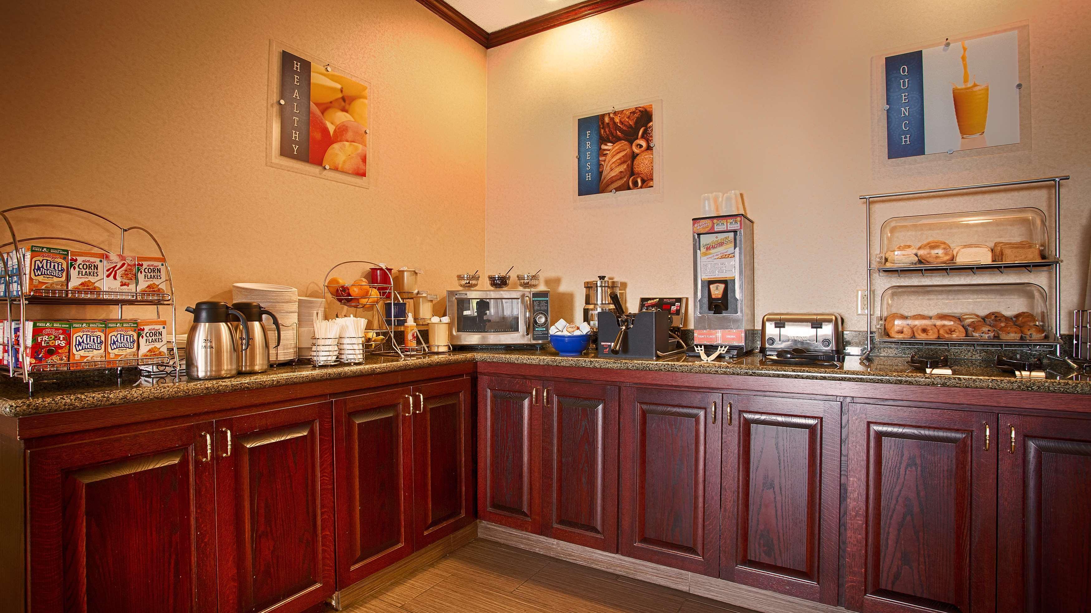 Best Western Plus Executive Inn St. Marys Екстериор снимка