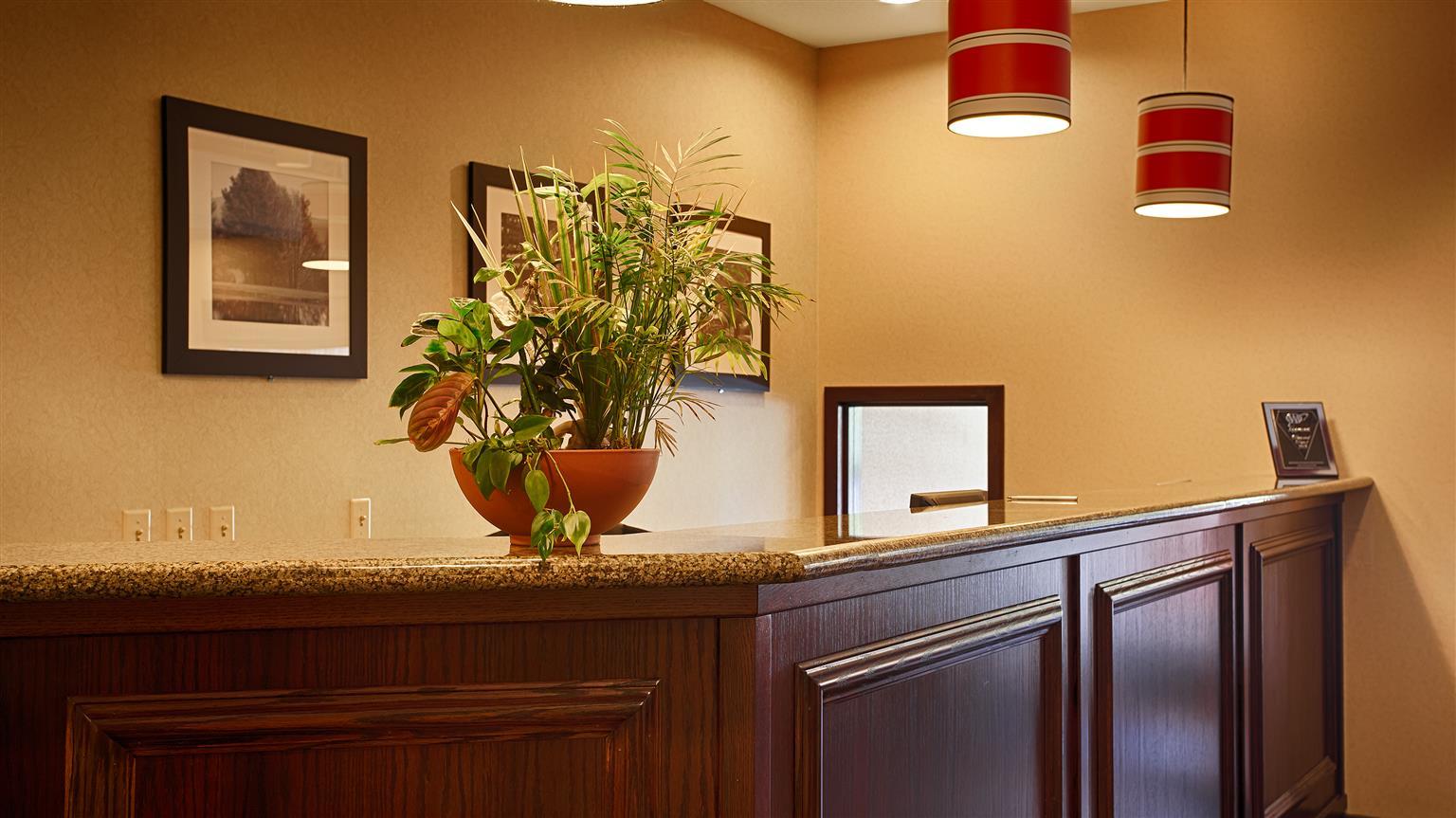 Best Western Plus Executive Inn St. Marys Екстериор снимка