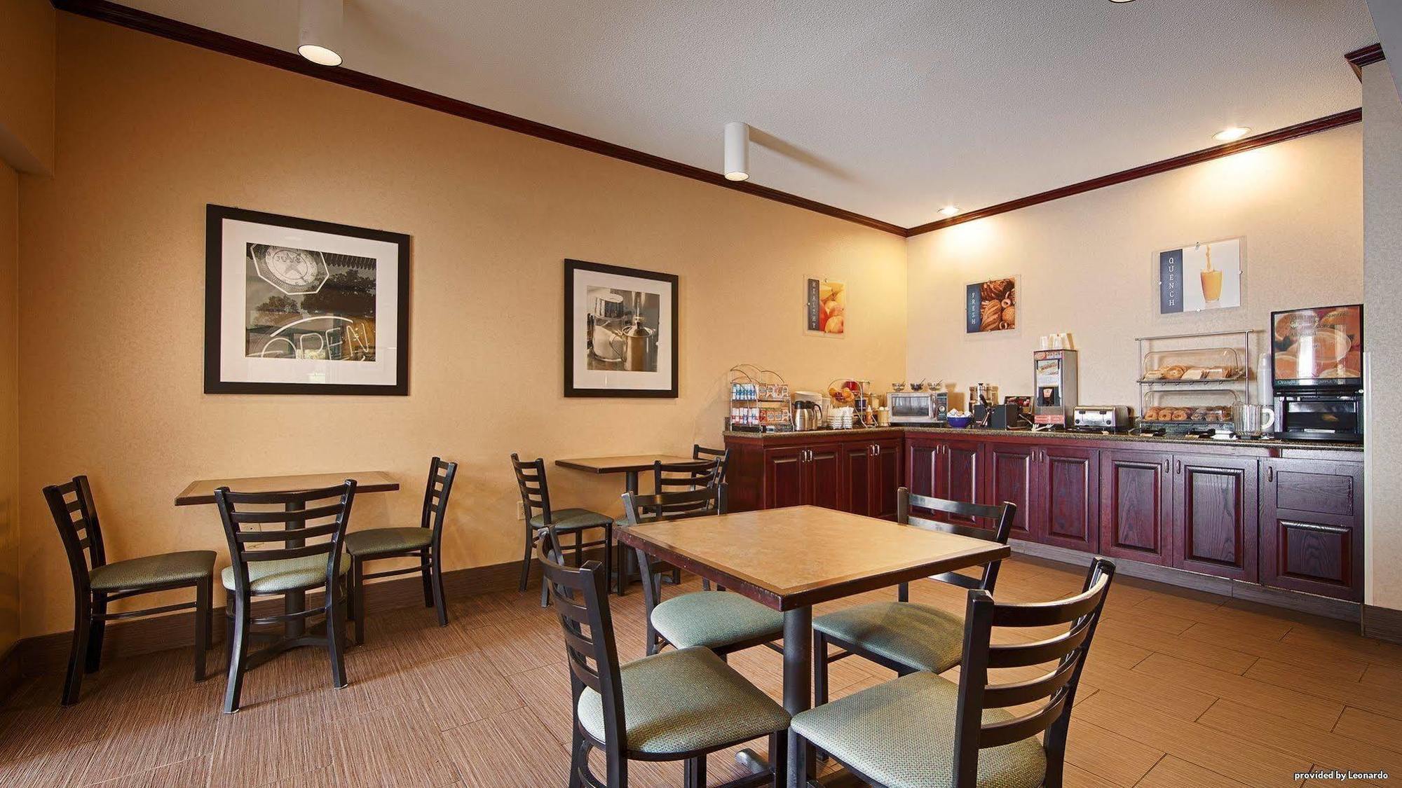 Best Western Plus Executive Inn St. Marys Екстериор снимка